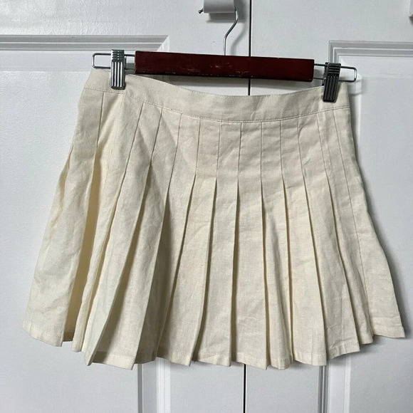 NWT Urban Outfitters Cream Pleated Tennis Prep Golf Mini Skirt Womens S - Picture 3 of 8
